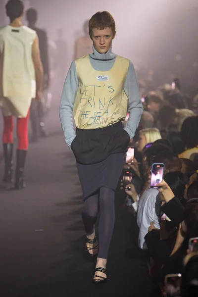 Look 48
